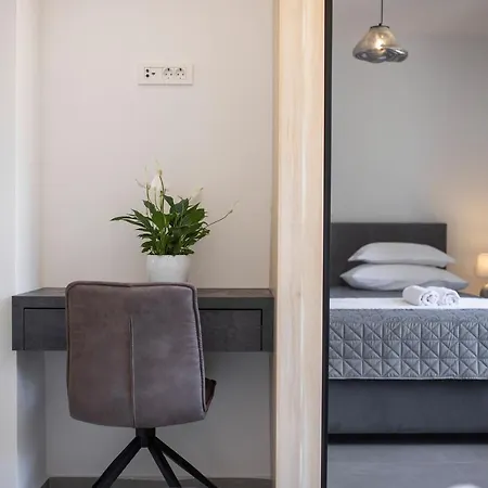 Sea Silhouette Apartment *