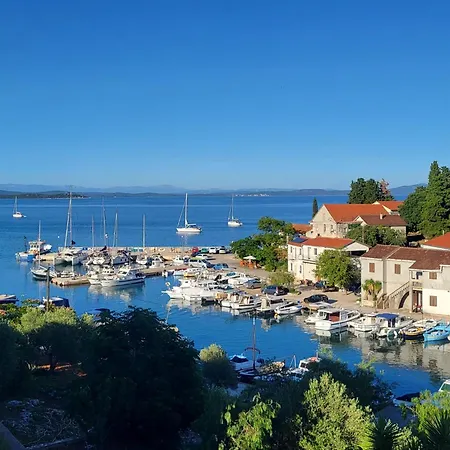 Sea Silhouette * Žman