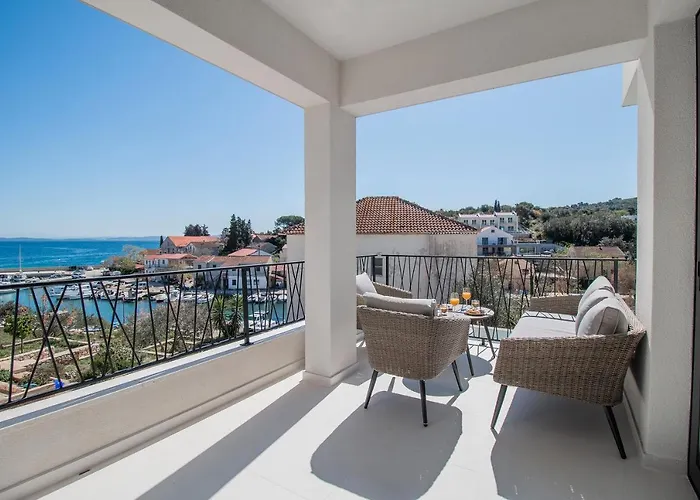 Sea Silhouette * Žman